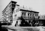 Bauflügel an der Munkelstraße, ca. 1924. Im Vordergrund die Gastwirtschaft Heuser. Quelle: ISG/Stadtarchiv Gelsenkirchen.